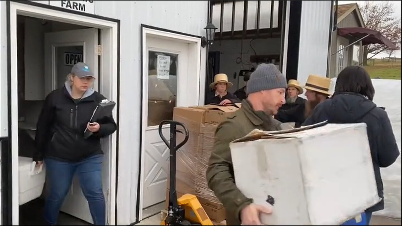 State ZOG Bots Leaving Amos Miller’s Organic Farm Store After They Raided It