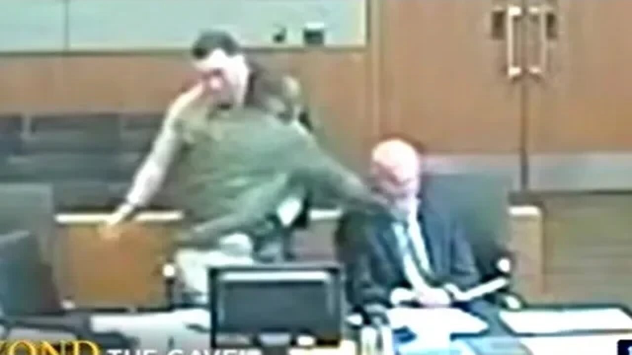 CAUGHT ON VIDEO! ATTORNEY SUCKER PUNCHED IN COURT!