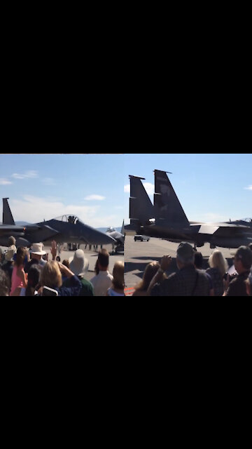 The pilot tells people bye bye before the flight takes off for two weeks👏😂