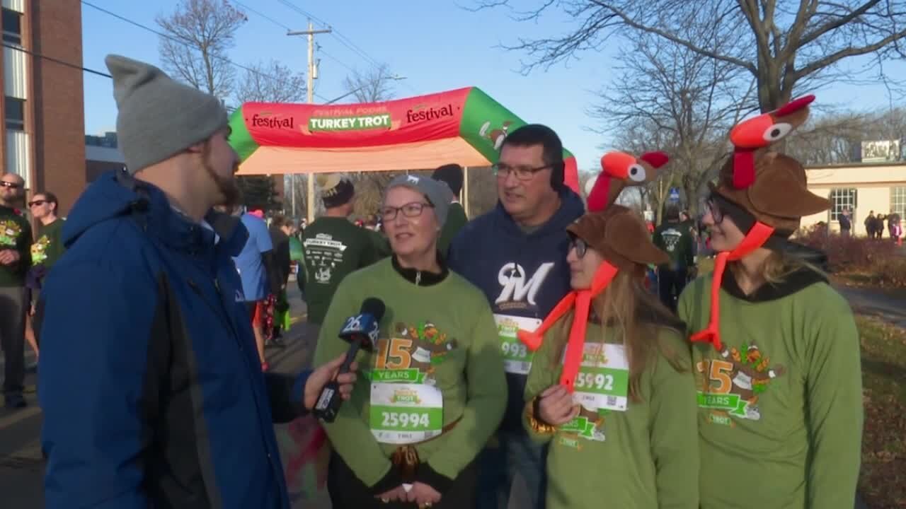 Birds of a feather flock to Oshkosh Turkey Trot