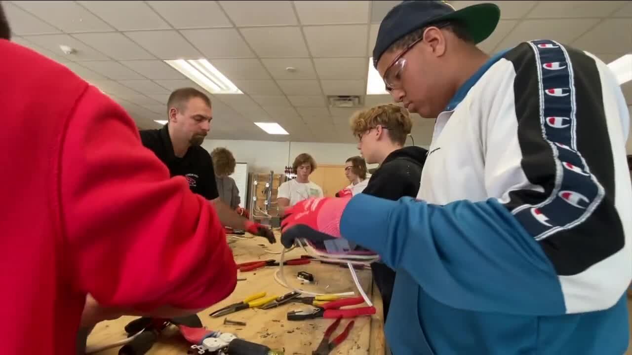 Dunedin High School receives $10,000 worth of tools for electrician program