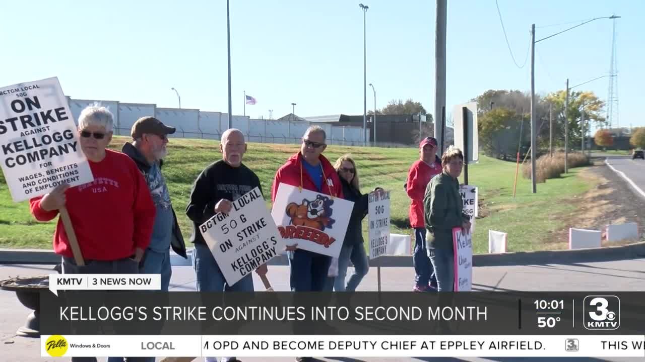 Kellogg Co. urges striking workers to vote; retirees join the picket line