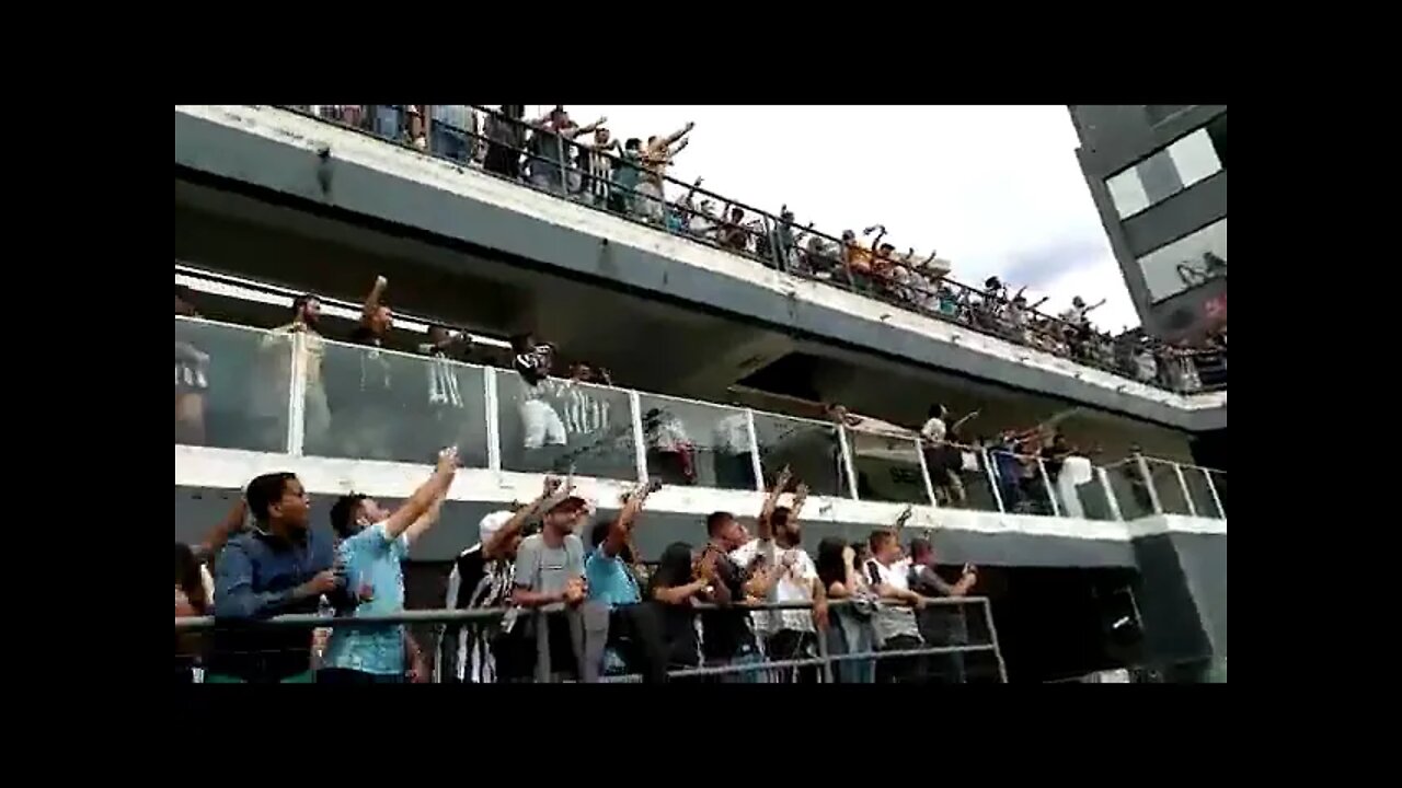 Santos 2x1 Coritiba - Comemoração do Gol do Lucas Peres vista de dentro do campo