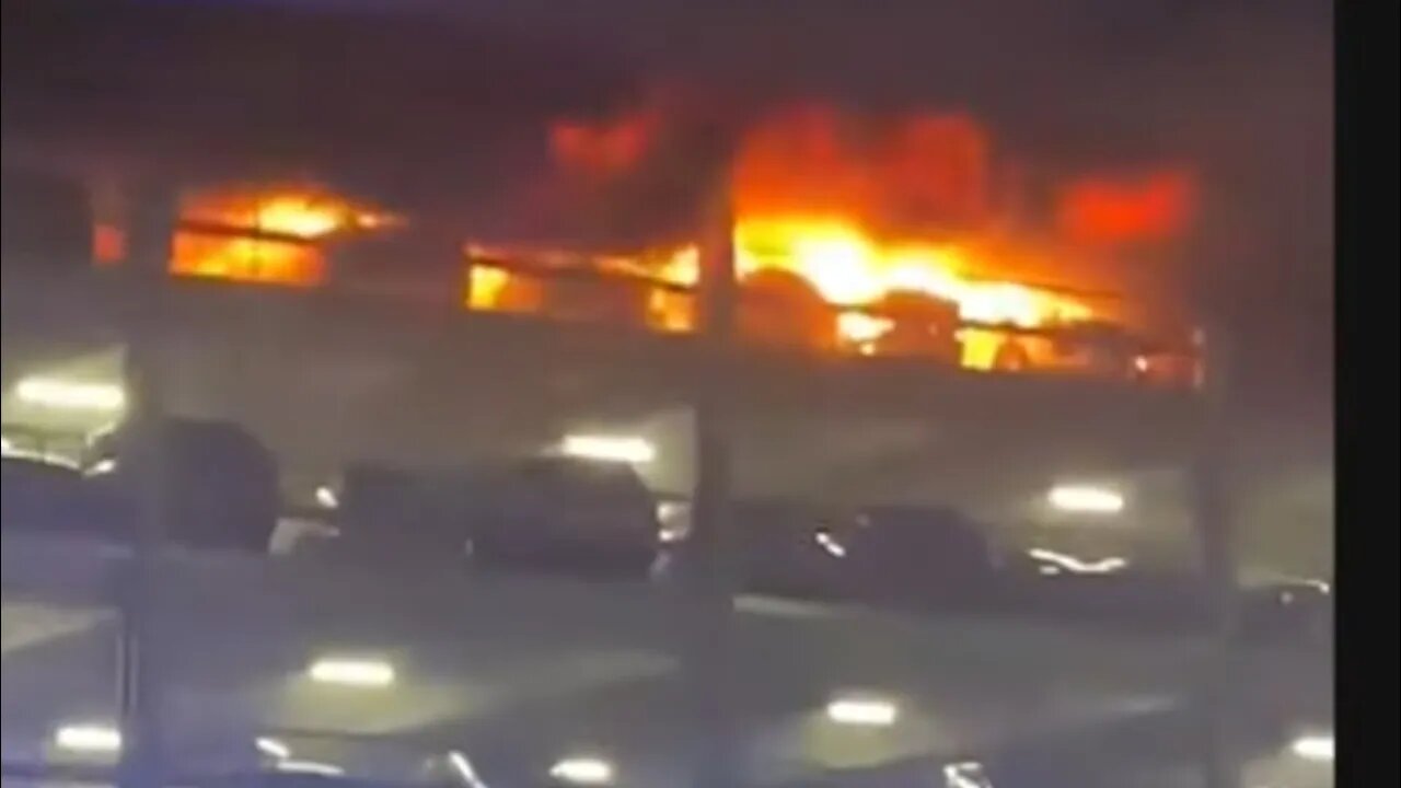 Luton Airport multi-storey car park Fire 🔥