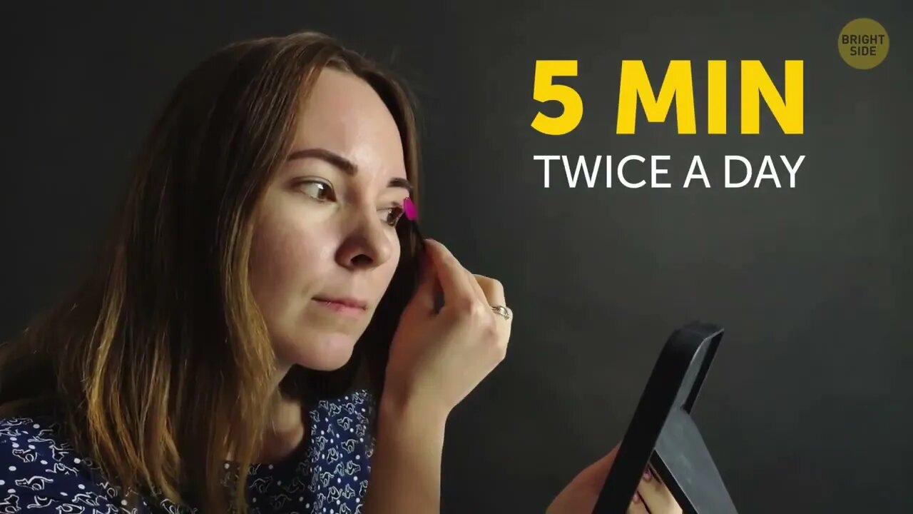 Quick Ways to Grow Long Eyelashes in 30 Days 9