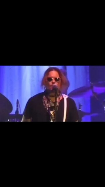 Beautiful! Johnny Depp on Stage!