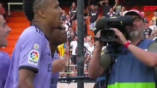 Racismo contra Vinicius Junior ocorreu desde antes de Valencia x Real;