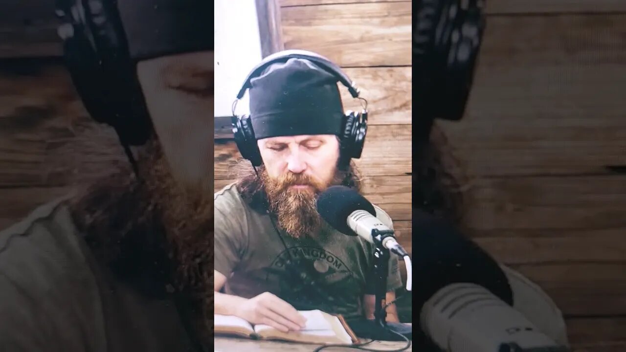 Jase Looks For Tyra In The Bible
