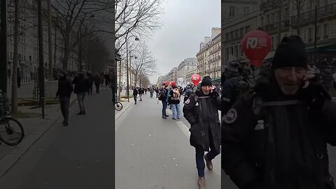 A tout ' 🙋🏻‍♀️- Grève à Paris contre la réforme des retraites du 19/01/23