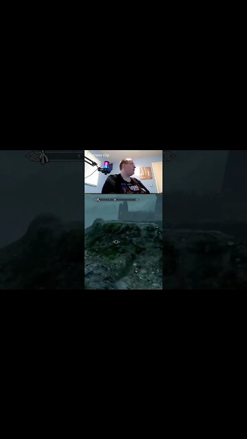 When you are in plain sight but the bandit still walks past you #shorts #skyrim #funny