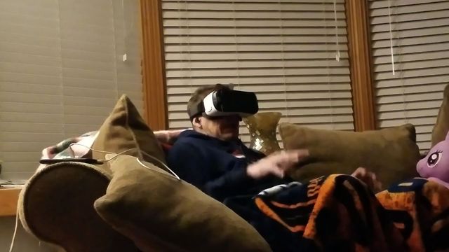 Man Experiences Virtual Reality Horror For The First Time