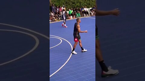Kilian Mbappe Basketball Cameroun Abeille 🐝 Flore De Lille Veuve Joyeuse s'émanciper et d'être libre