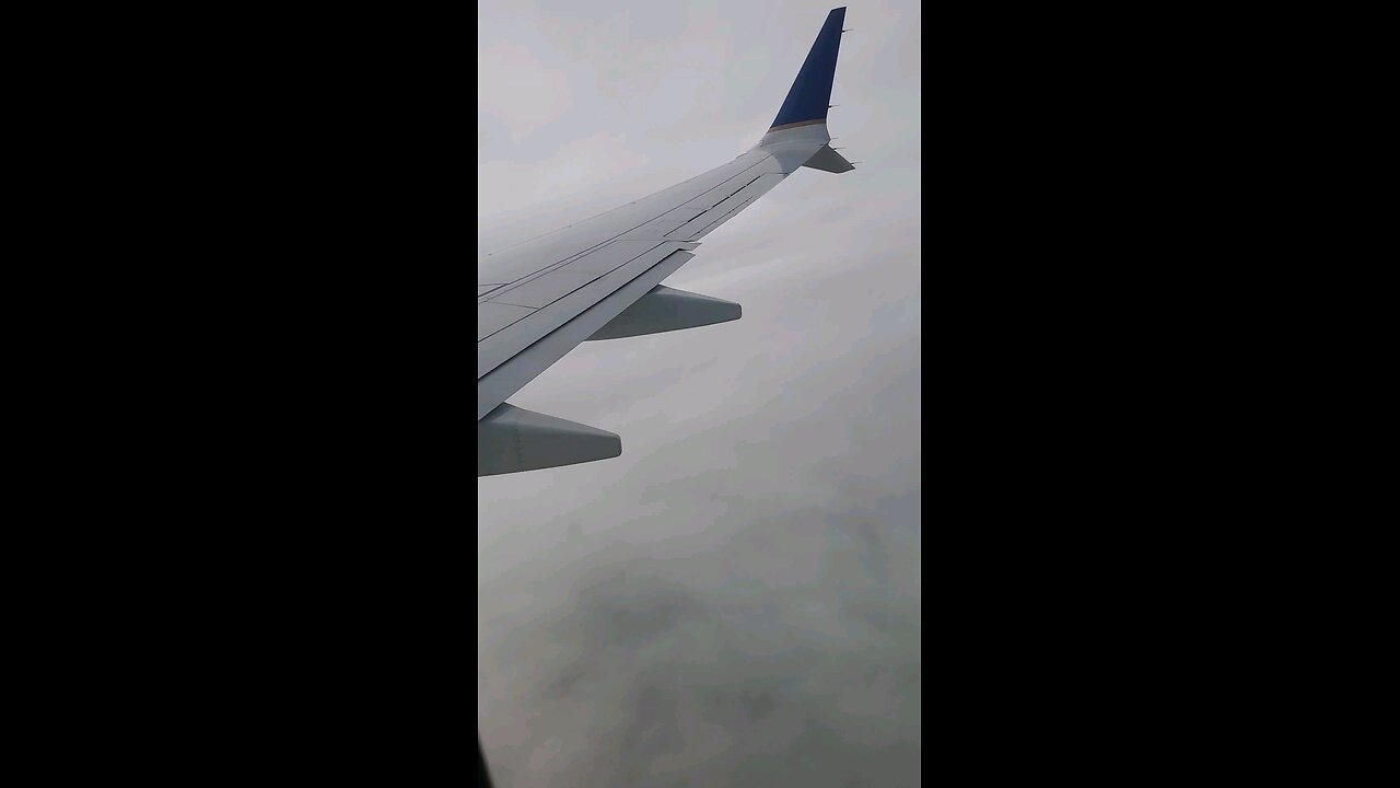Cloudy ⛅️ morning flying front the airport 🛫 in Panama 🇵🇦