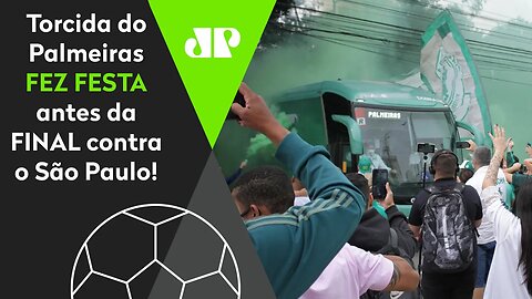OLHA como a torcida do Palmeiras EMPURROU o ônibus do time antes da FINAL contra o São Paulo!
