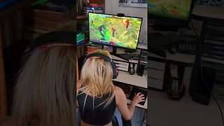 Gaming Setup + teaching someone how to play lol #gaming #games #predator #predatorhunting #gamer #pc