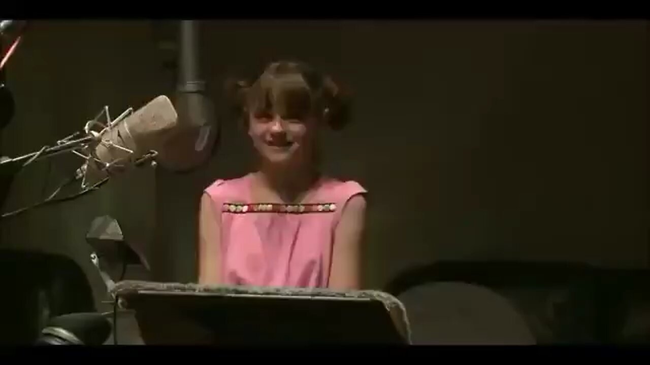 Joey King stomach growl