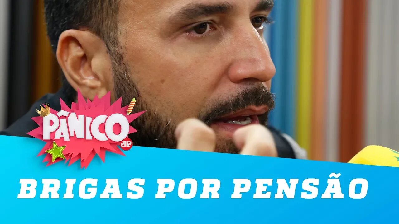 Latino explica suas "brigas constantes" por pensão