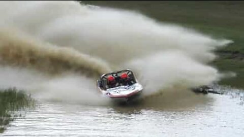 Alucinante: Campeonato do mundo de barcos a jato
