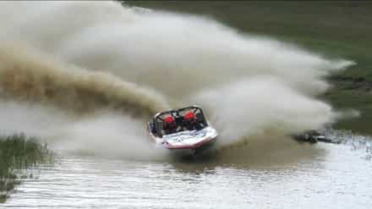 Alucinante: Campeonato do mundo de barcos a jato