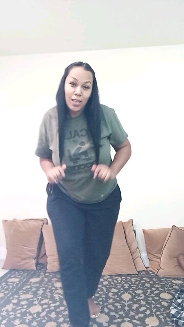 👩 Mom Dancing 💃 but kid says STOP