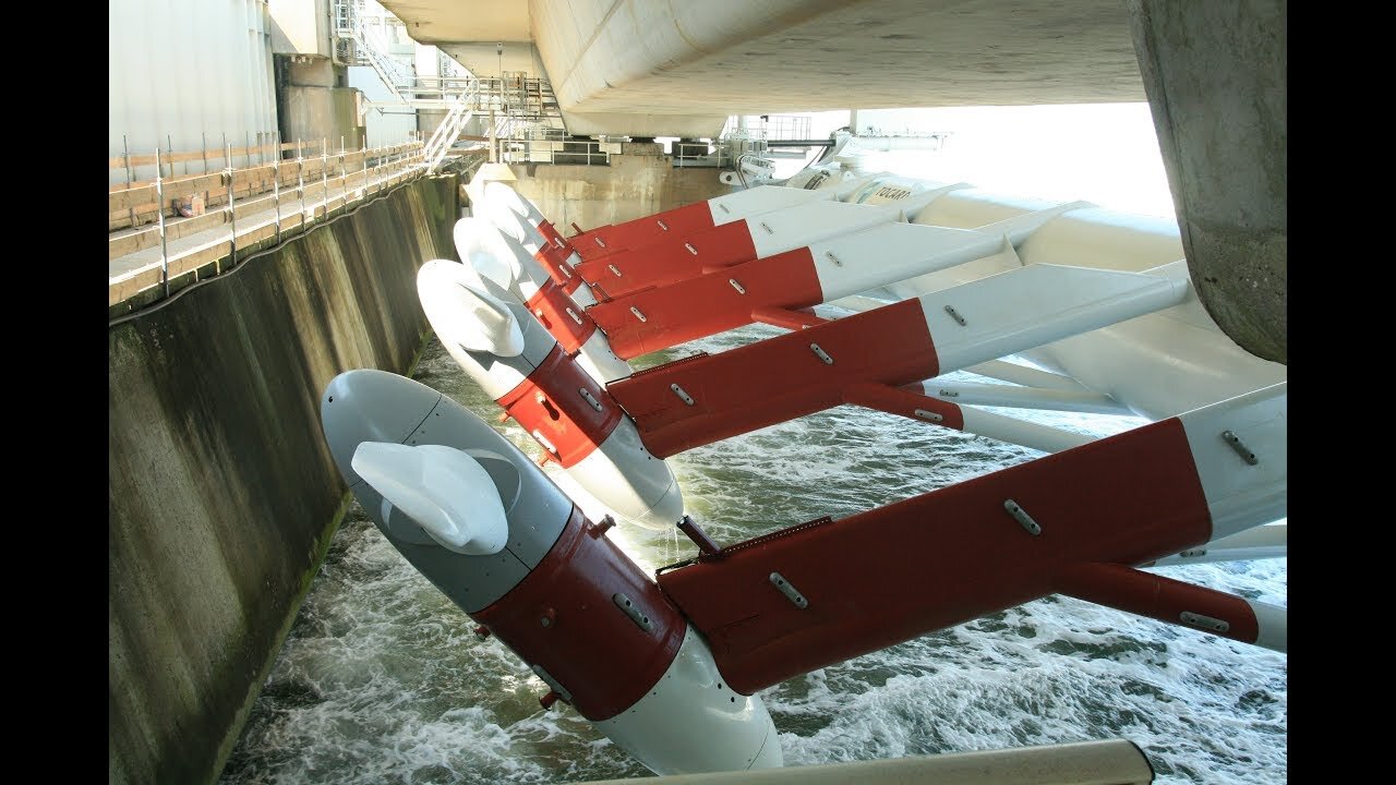 Tidal installation installed in Oosterschelde storm surge barrier