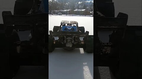 Losi Lasernut in the snow!