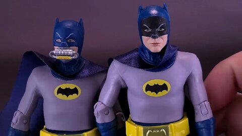 McFarlane Toys Batman Classic Series Batman with Oxygen Mask @TheReviewSpot