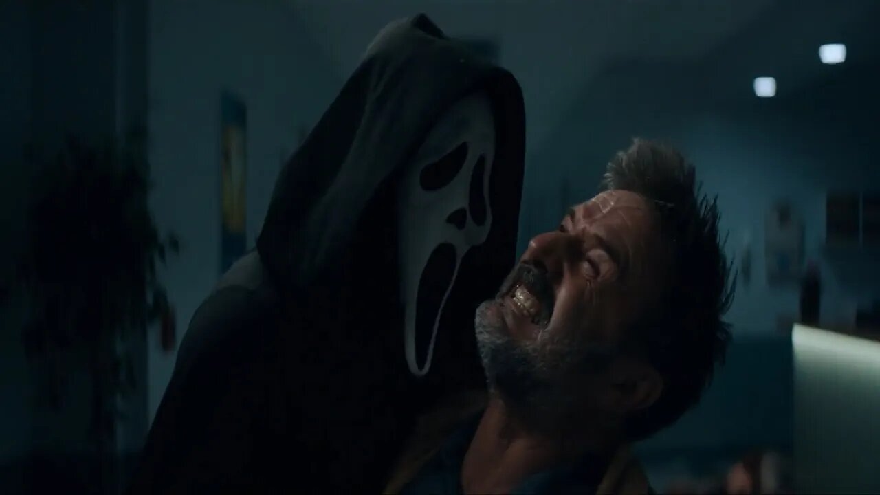 Scream (2022) Ghostface kills Dewey