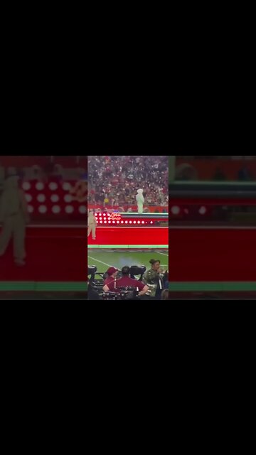 “Just Drive” played during Halftime at the Super Bowl!!!! 🏈🎶🎸 #superbowl #rihanna #countrymusic