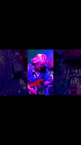 Cari Dell- Guitar solo outro to Heart Barracuda #caridell #barracuda #heart