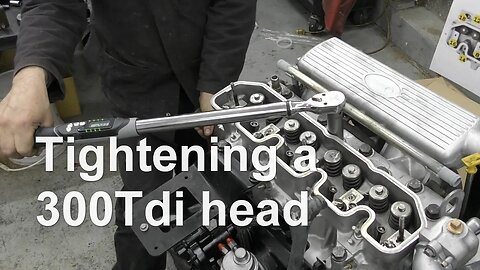 Tightening a 300Tdi head with new torque wrench and HS2.8 tightening technique.