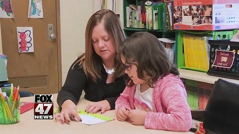 Michigan teacher starts food, book pantry for students