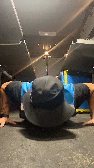 1 push up and I’m voting trump