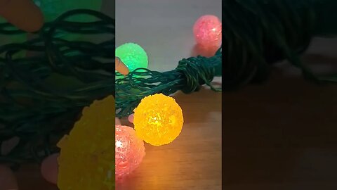 NOMA Snowball Lights Replacing Blown Bulbs #christmas #lights #noma #pifco #vintage #snowball #bulb