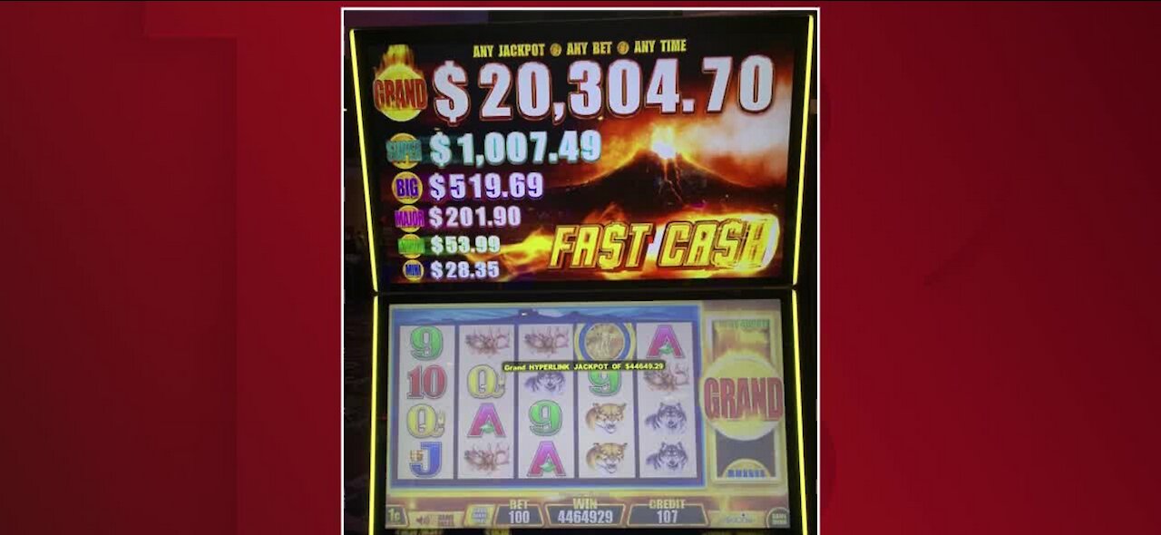 Woman hits $44,000 jackpot on dollar bet