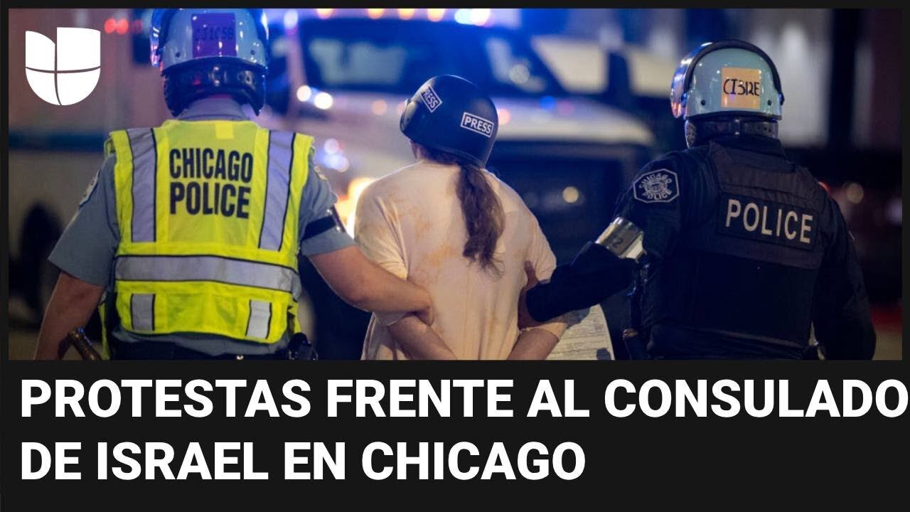 Manifestantes protestan frente al consulado de Israel en Chicago: varias personas fueron arrestadas