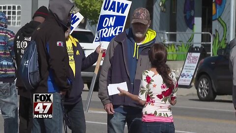Nita's Cocina food truck feeds UAW workers for the second day in a row