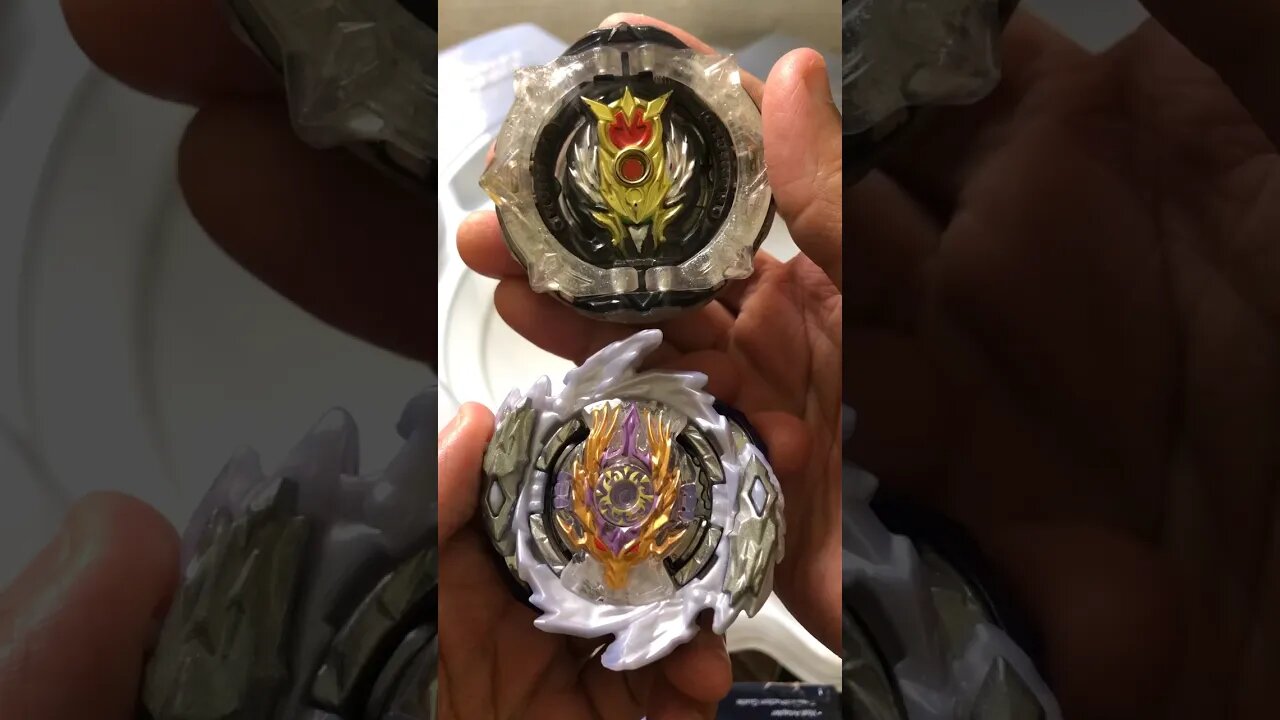 BATALHA PESADA 💪🏻👊🏻 (batalha de beyblade) #beyblade #beybladeburst #batalhadebeyblade