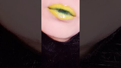 Yellow Art Lip Glitter Design #shorts #trending #viral #shortvideo #lipswatches