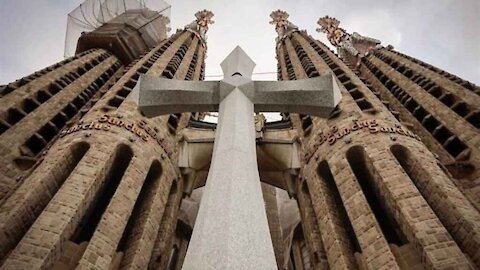 Una cruz de 17 metros de altura rematará la torre central de Jesucristo de la Sagrada Familia