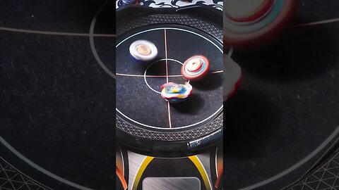 venceu por pouco #batalhadebeyblade #beyblade #beybladeburst