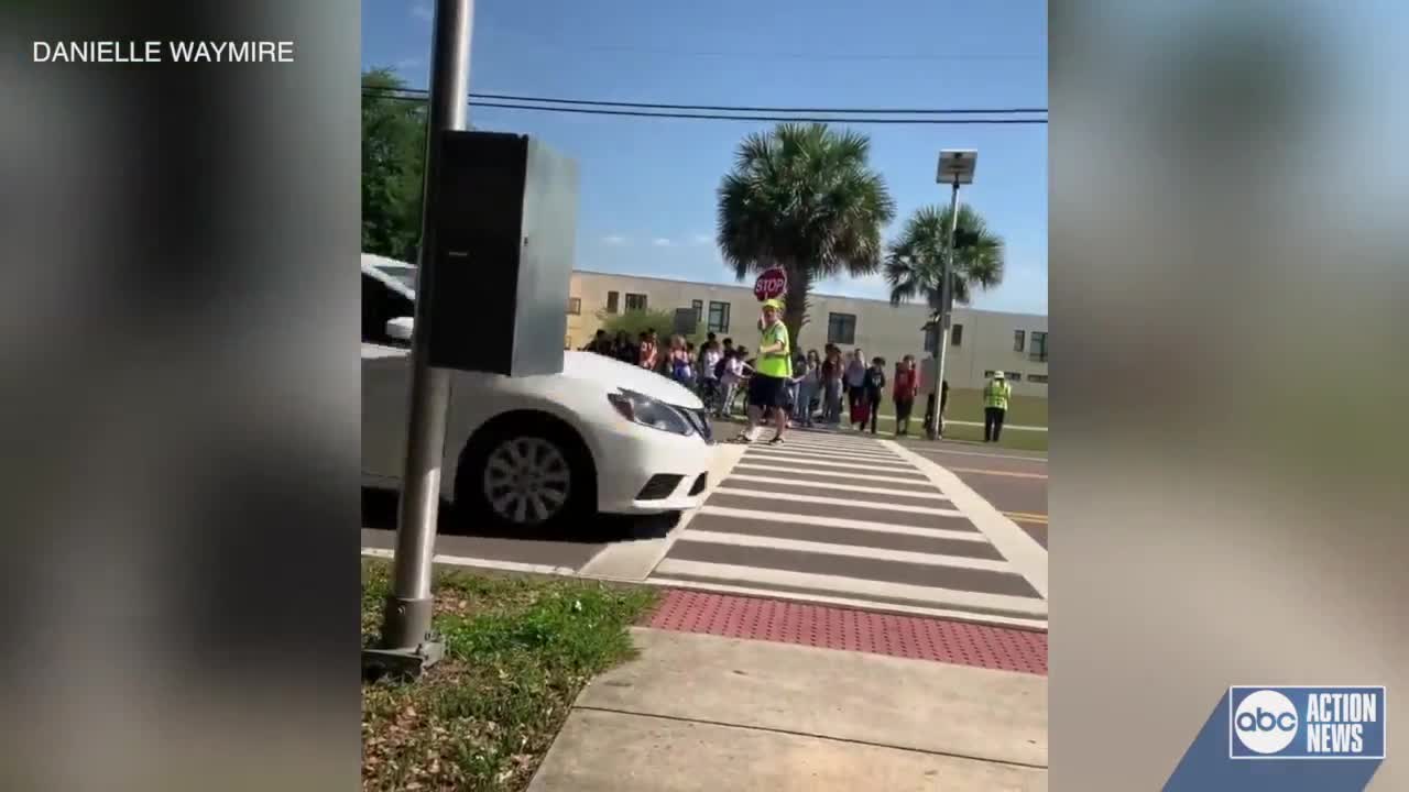 VIDEO: Drivers not stopping for crossing guard in crosswalk
