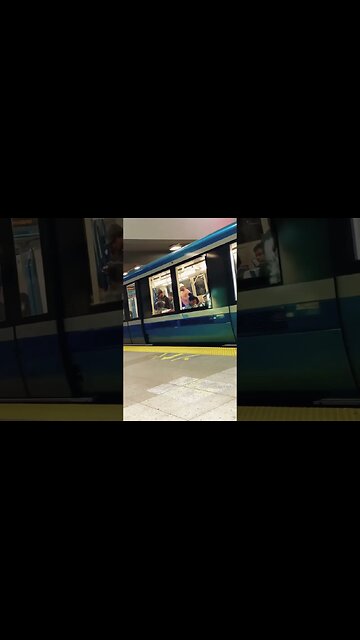 Montréal rapid transit #montreal #viralvideo