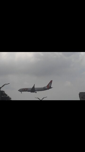 Boeing 737 MAX 8 PR-XMR na aproximação final antes de pousar em Manaus vindo de Brasília