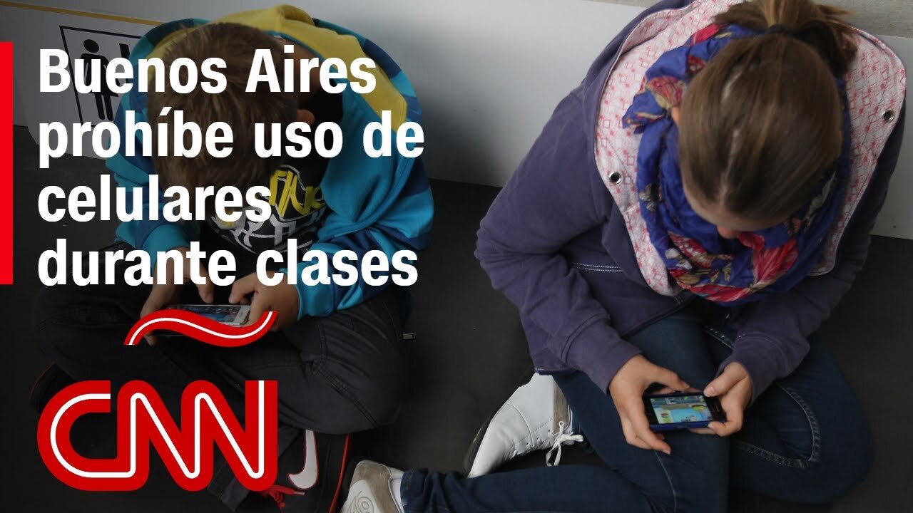 Buenos Aires restringe el uso de celulares en escuelas para evitar la ludopatía en los estudiantes