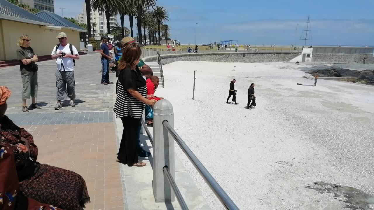 SOUTH AFRICA - Cape Town - Sea Point Drowning (Video) (vWf)