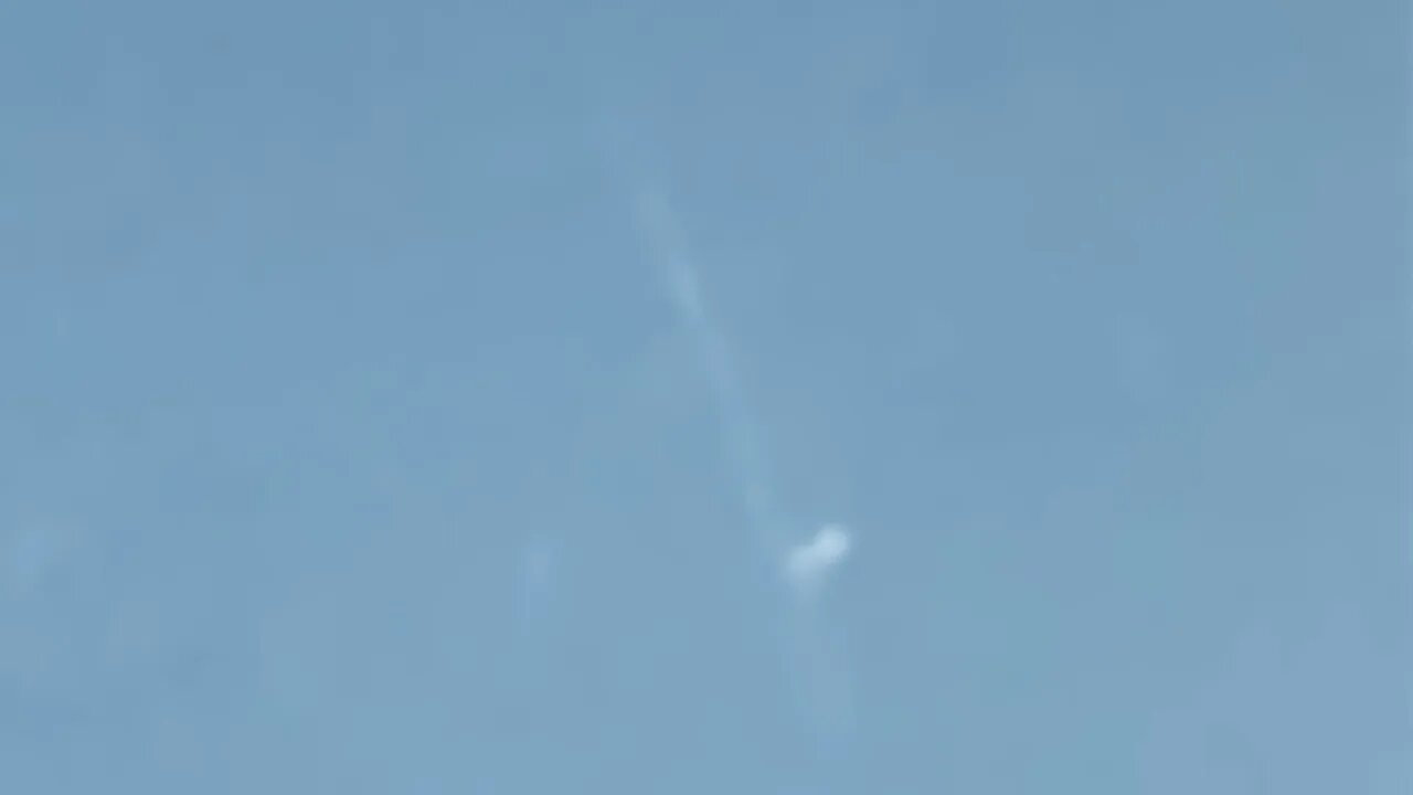 Cigar UFO flyby early am