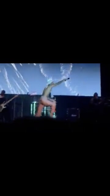 Justin Bieber Filmed Doing the “Seig Heil” at Concert in Finland