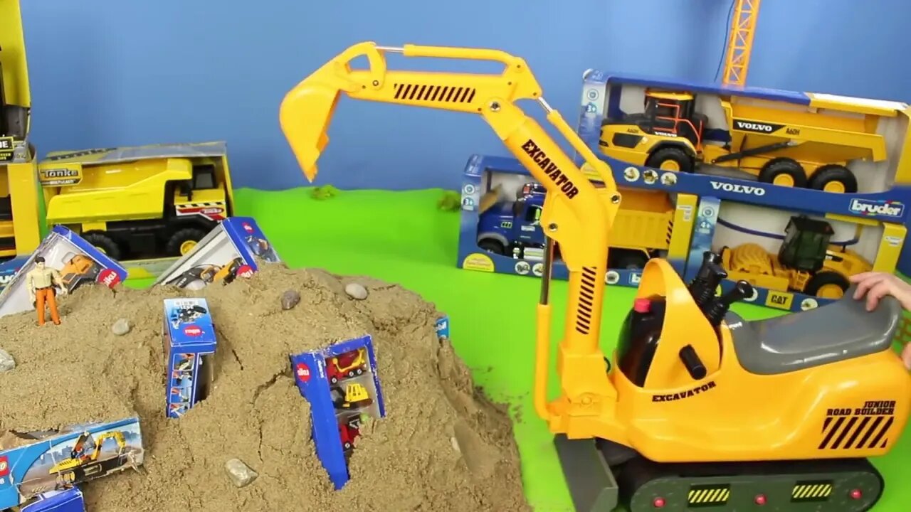 Excavator is digging in the Dirt