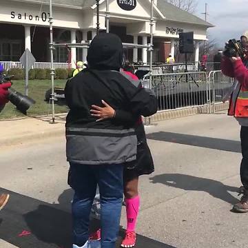 Runner in Carmel marathon carried flag in honor of fallen marine from Noblesville